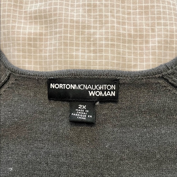 Faux wrap blouse with belt like new - Picture 2 of 10